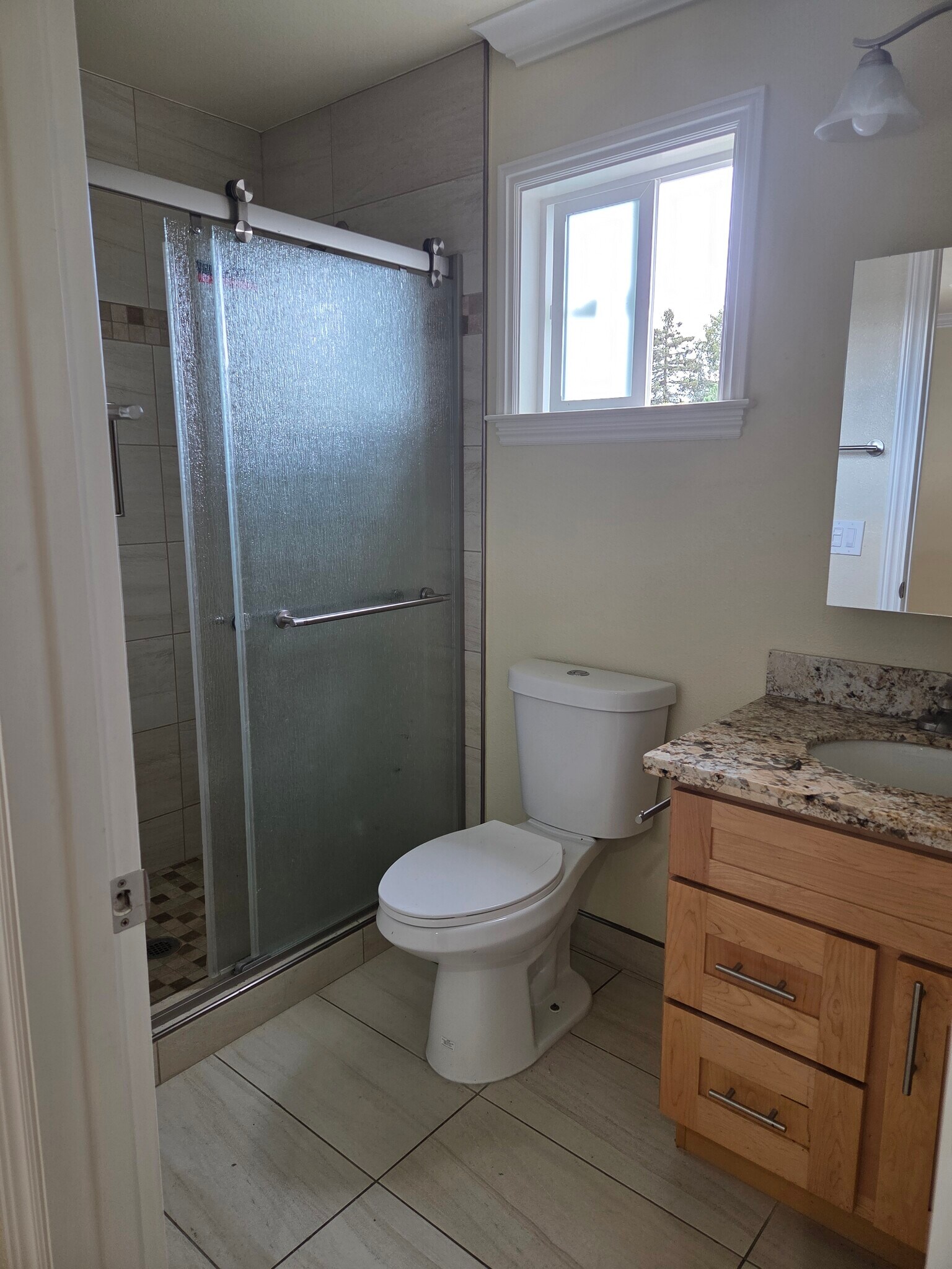 Building Photo - 648 Arrowhead Dr