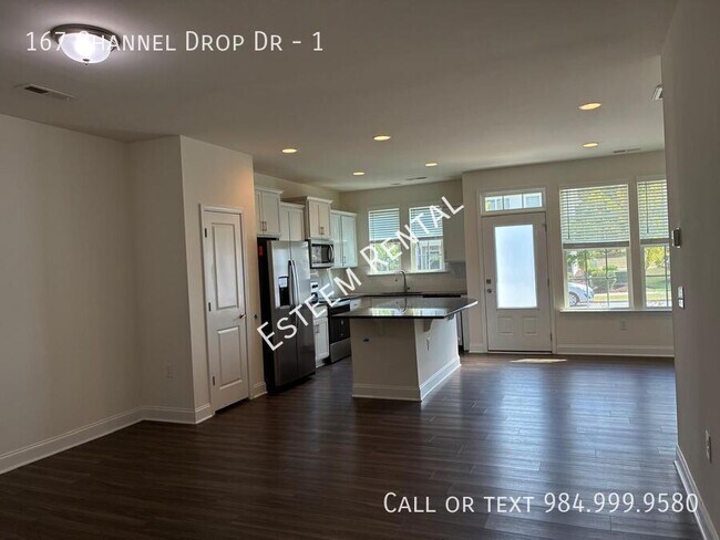 Building Photo - 167 Channel Drop Dr