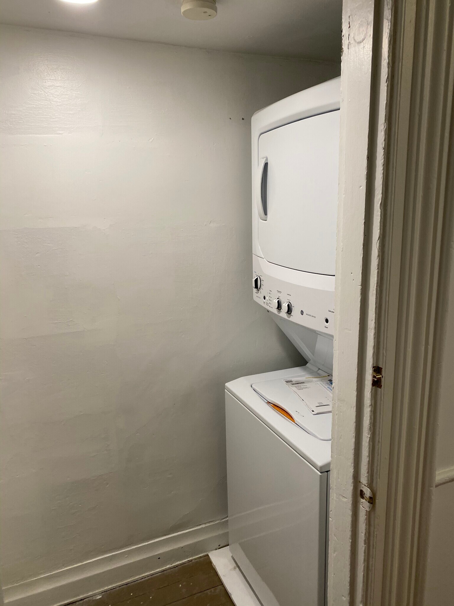 Building Photo - 2617 Jane St