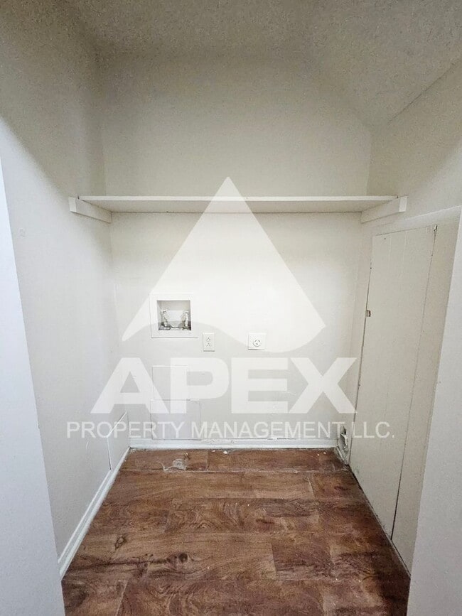 Building Photo - MOVE-IN SPECIAL, $1 RENT!! - Nice 2 Bd | 1.5 Ba Townhouse in West Knox off Cedarbluff!