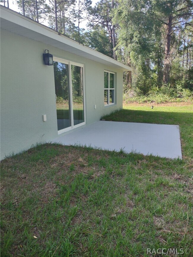 Building Photo - 7708 N Paris Dr