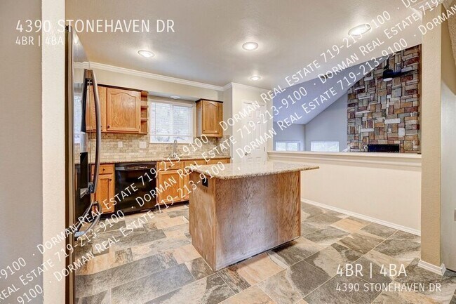 Building Photo - 4390 Stonehaven Dr