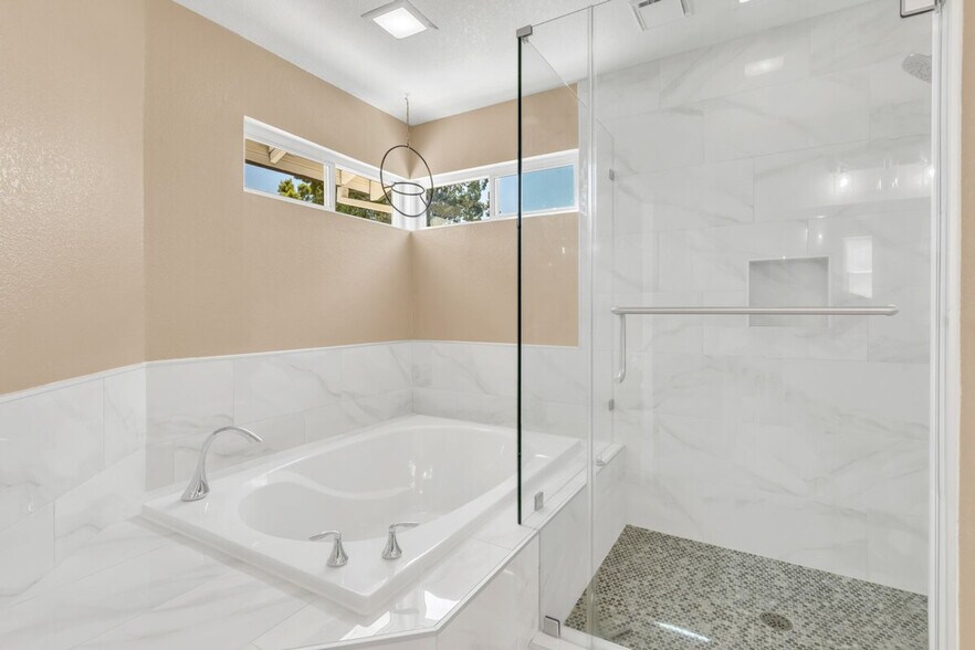 Building Photo - 8004 Caymus Dr