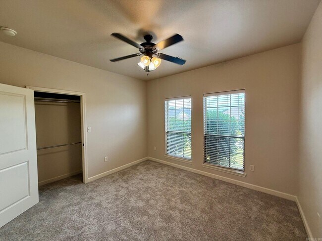 Building Photo - 1812 Abbey Ln
