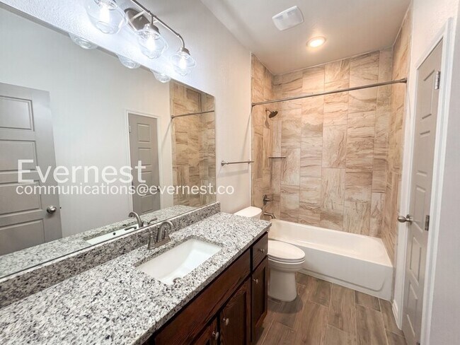 Building Photo - 842 Freedom Cir