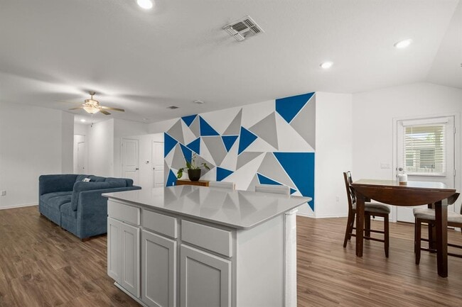 Building Photo - 4000 Fort Collins Way