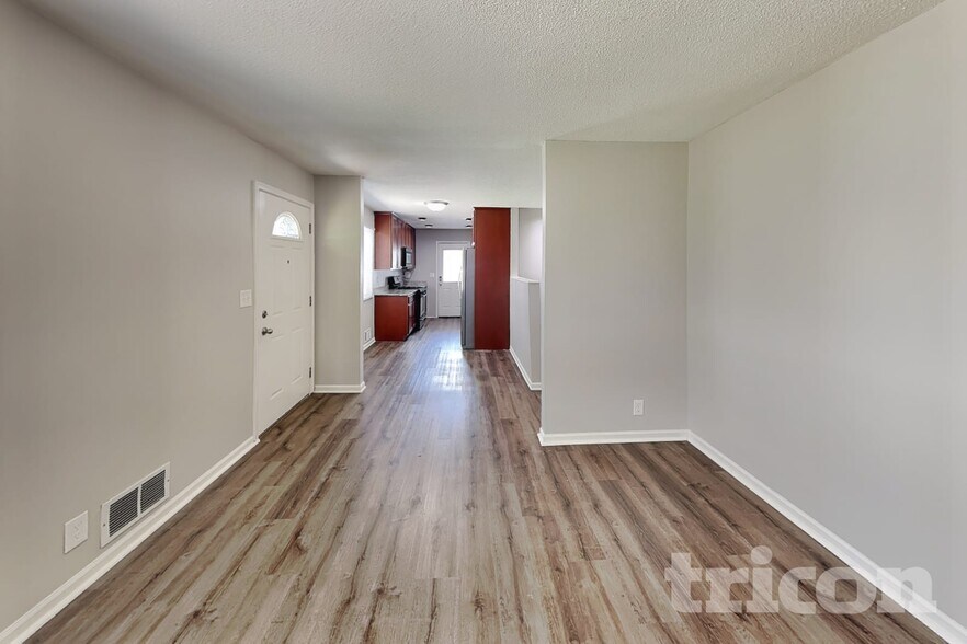 Building Photo - 1572 Pullman Ave