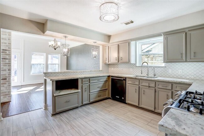 Building Photo - 3110 Fairmont Ct