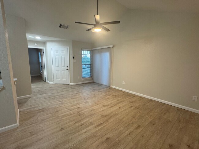 Building Photo - 1809 Prairie Knoll Ct