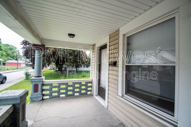 Building Photo - 1543 E Ohio St