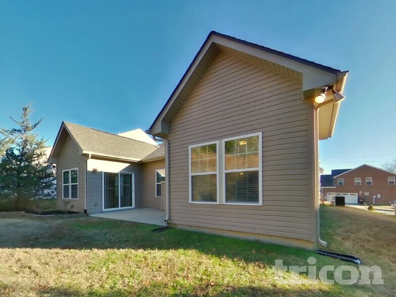 Building Photo - 2609 Jordan Ridge Dr