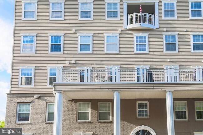 Building Photo - 1405 Roundhouse Ln