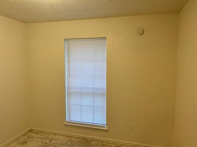 Building Photo - 403 E Hogan Dr