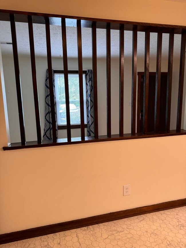 Building Photo - 176 Deer Creek Dr