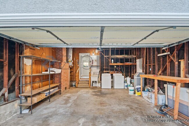 Building Photo - 3848 James Ave