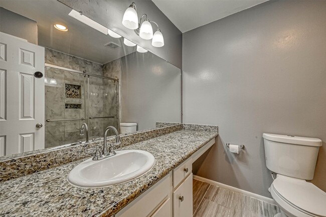 Building Photo - 11733 Lakeside Pl Dr