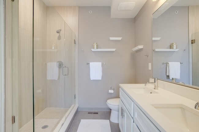 Building Photo - 2426 Welton St