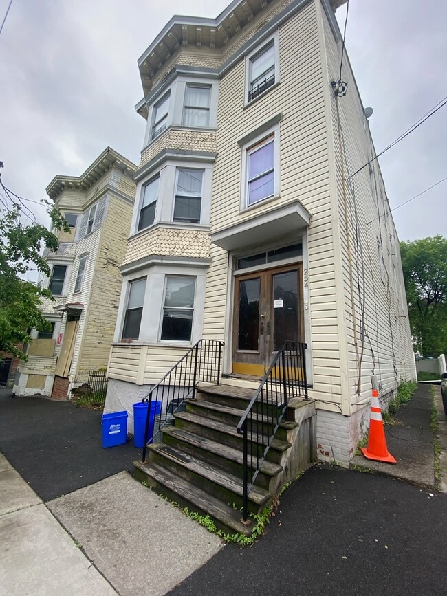 Building Photo - 254 Sheridan Ave