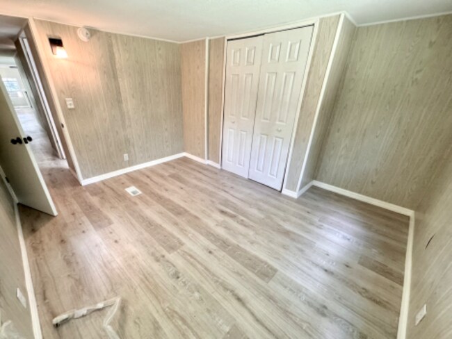 Building Photo - 525 Moose Club Rd