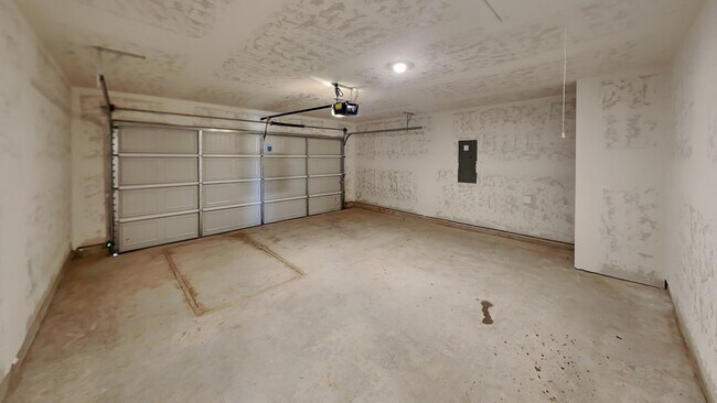 Building Photo - Brand New 4 Bedroom 2 Bath Home in Yukon S...