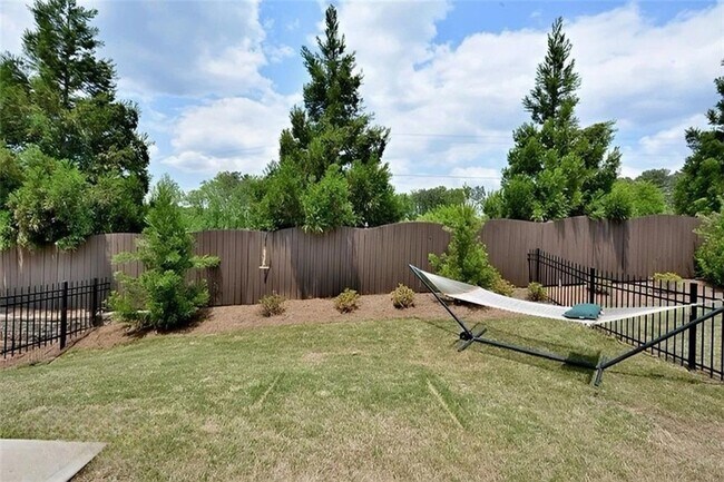 Building Photo - 8455 Village School Dr
