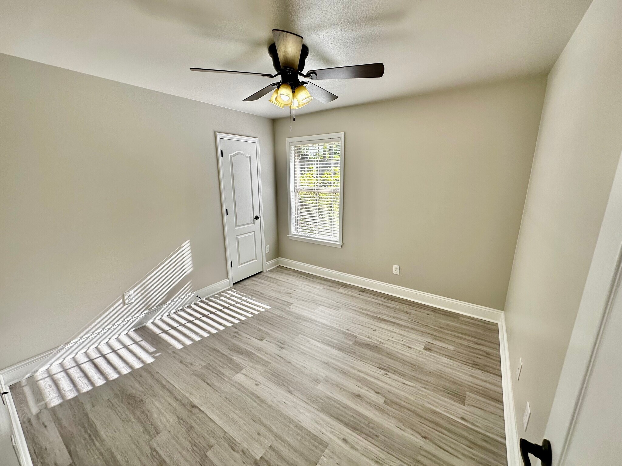 Building Photo - 8022 Brookside Ln