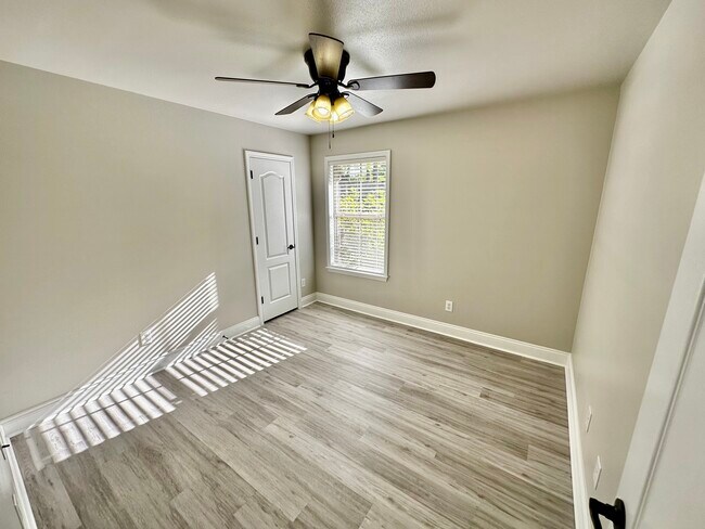 Building Photo - 8022 Brookside Ln