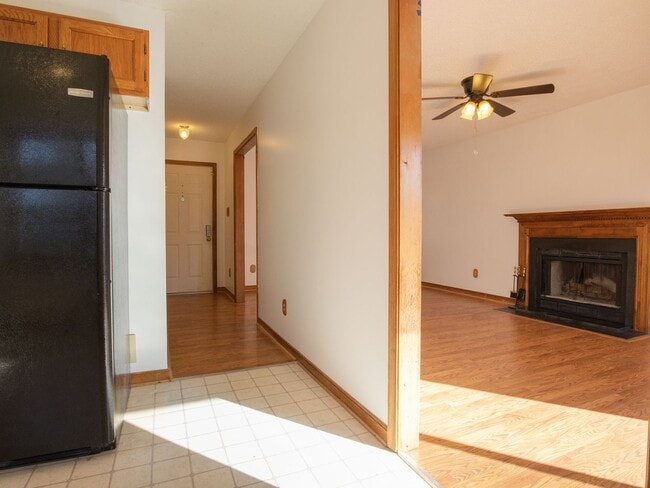 Building Photo - Updated Chesterfield 3BR with Large Yard