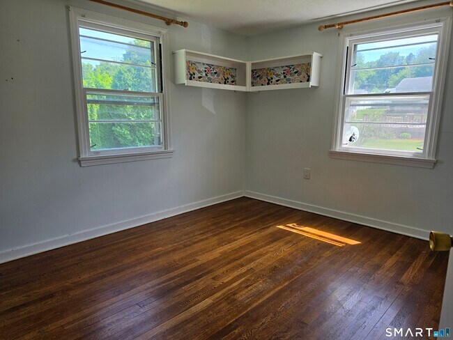 Building Photo - 68 Geissler Dr