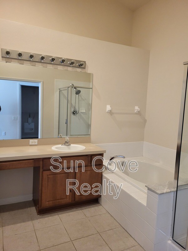 Building Photo - 7607 Mariners Harbour Dr