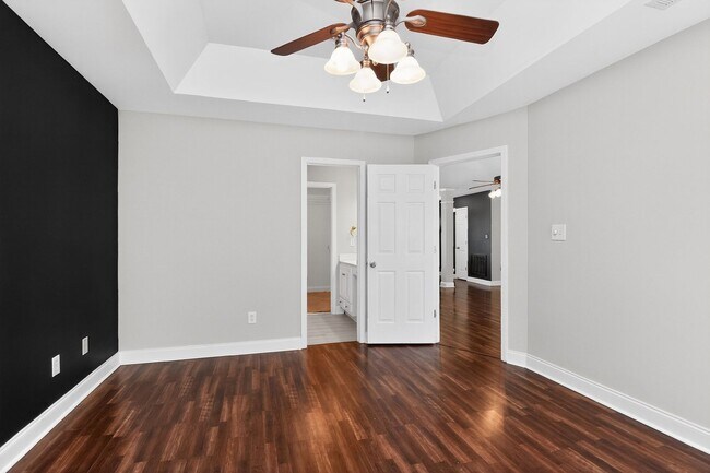 Building Photo - Beautiful ranch-style home near Wesley Chapel