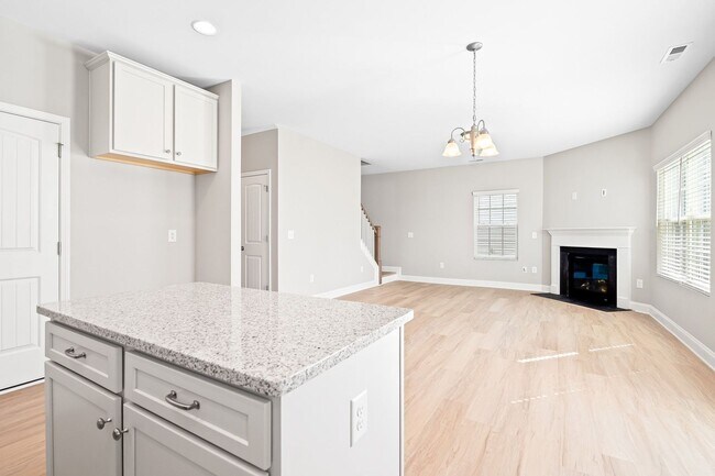 Building Photo - *Beautiful Home @ Aberdeen on Lake Mackintosh*