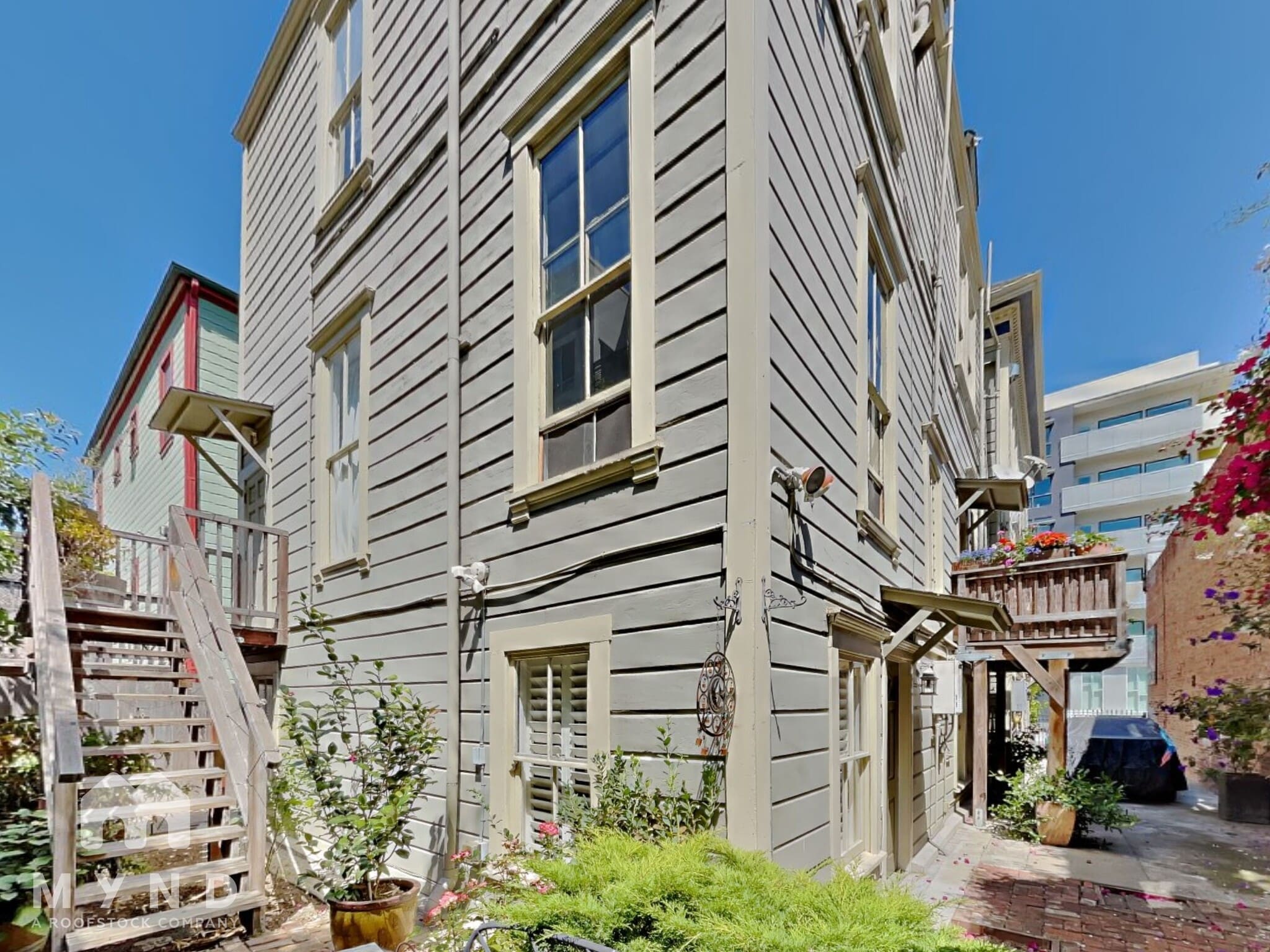 Building Photo - 613 18th St
