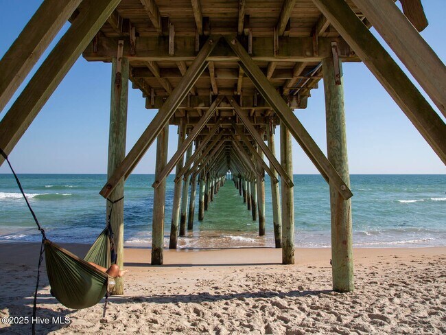 Building Photo - 103 S Grassland Rd