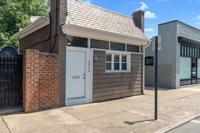 Primary Photo - Heart of the Fan "True Studio" Apartment f...