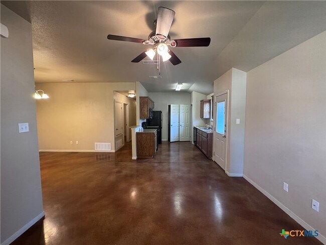 Building Photo - 1523 Aztec Trce