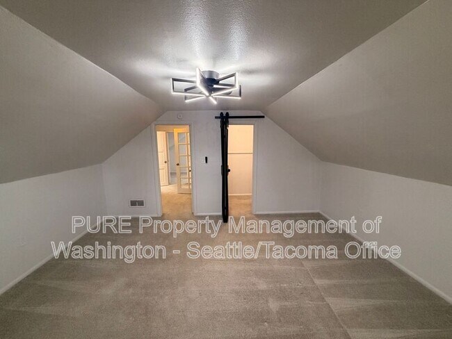 Building Photo - 3136 S 18th St