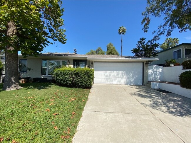 Building Photo - Beautiful La Mesa Single Family Home! Gourmet Kitchen! Large Enclosed Backyard!