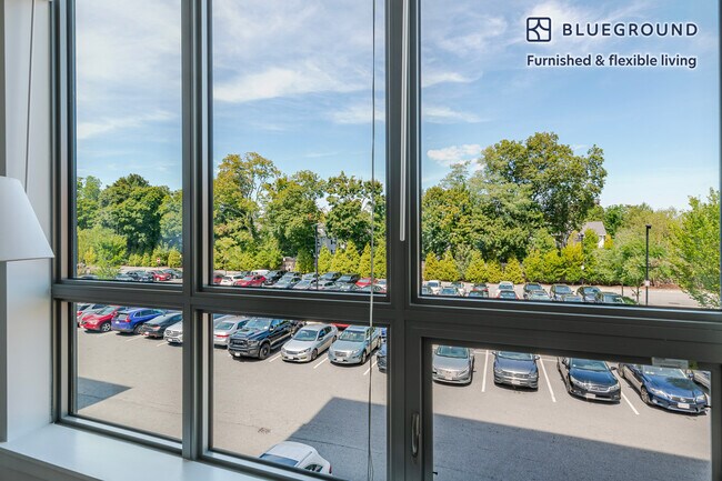 Building Photo - 845 Washington St