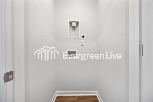 Building Photo - 1210 Willow Oaks Wy