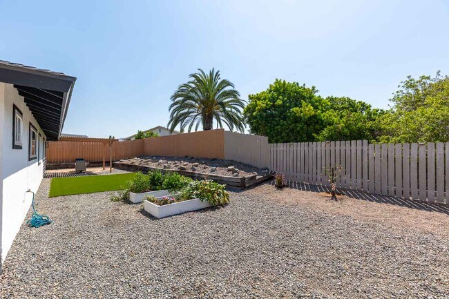 Building Photo - 12365 Horado Rd