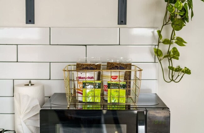 Building Photo - 575 1/2 City Park Avenue-SI ID1265634P