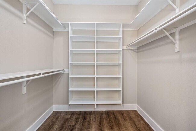 Building Photo - 1706 Cedar Bend Dr