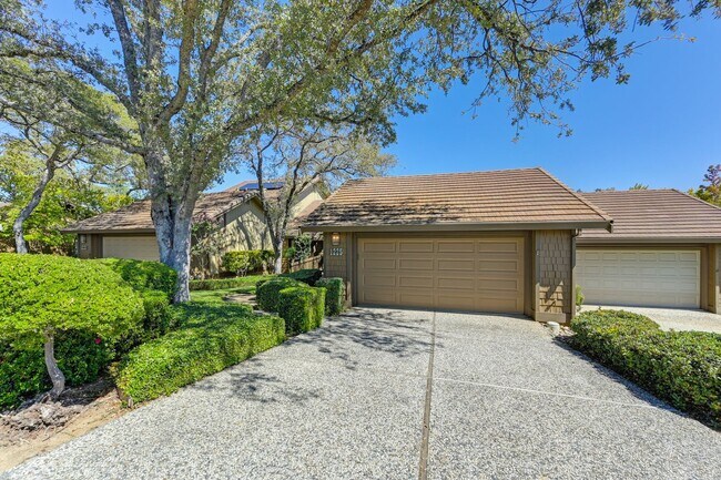 Building Photo - South Auburn Gem! Stylish 2BR Townhome in Quiet, Neighborhood