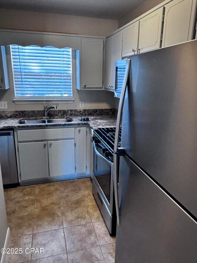 Building Photo - 6588 Harbour Blvd