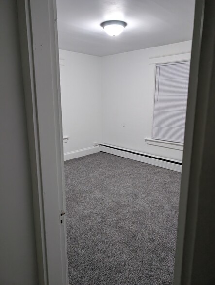 Building Photo - 157 School St