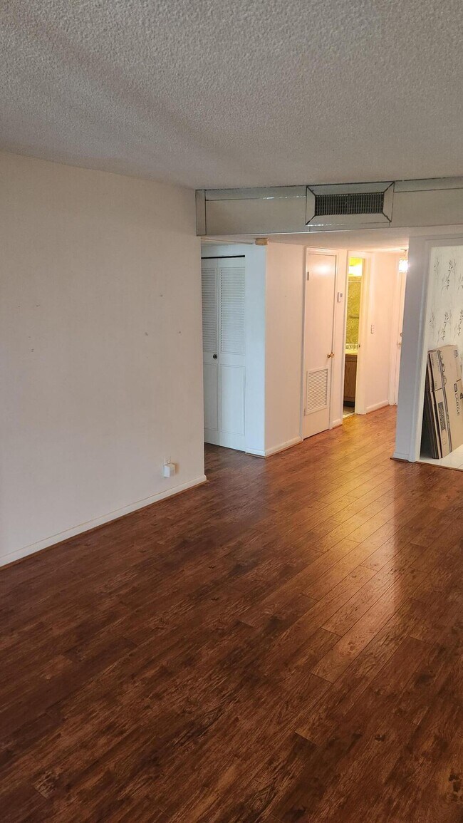 Building Photo - 4751 NW 21st St