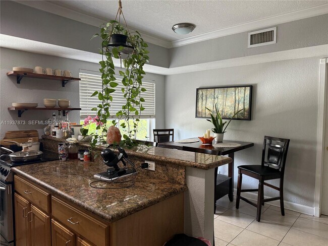 Building Photo - 924 SE 2nd St