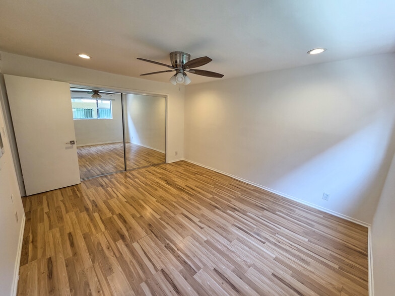 Building Photo - Gregory Way Apartments