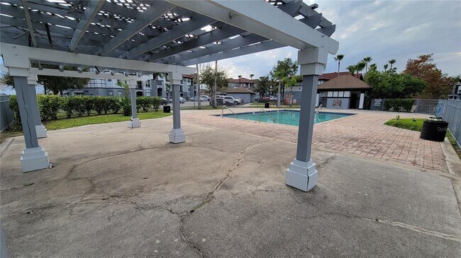 Building Photo - 3702 Palm Desert Ln